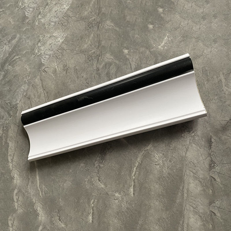 Tấm ốp chân tường SPC có lớp chống mài mòn dập nổi